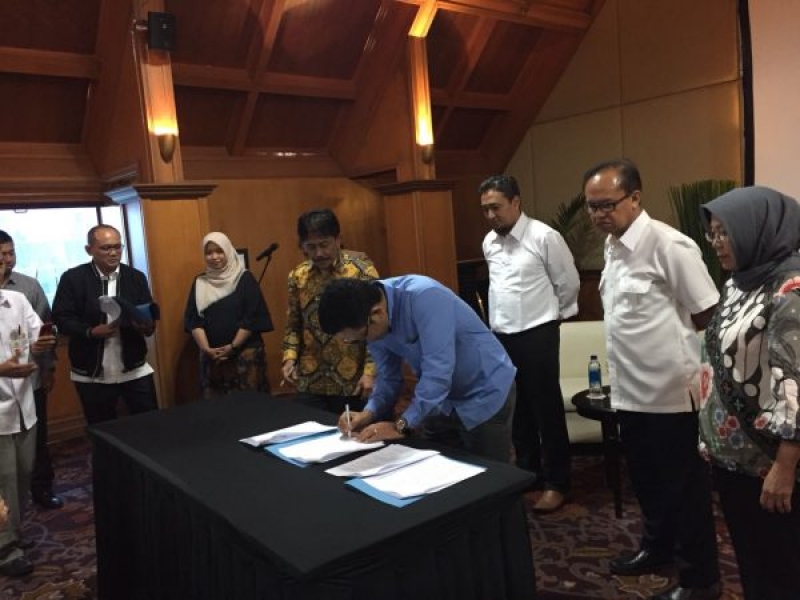 Kementerian Penanian mengembangkan sistem basis data pekebun yang terintegrasi dengan Sistem lnformasi Perkebunan untuk mengelola satu data perkebunan nasional